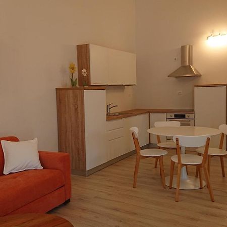 Irena Apartment Cres Bagian luar foto