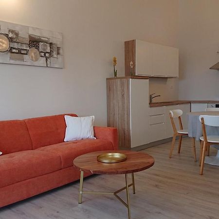 Irena Apartment Cres Bagian luar foto