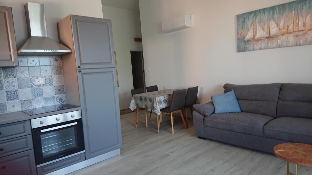 Irena Apartment Cres Bagian luar foto