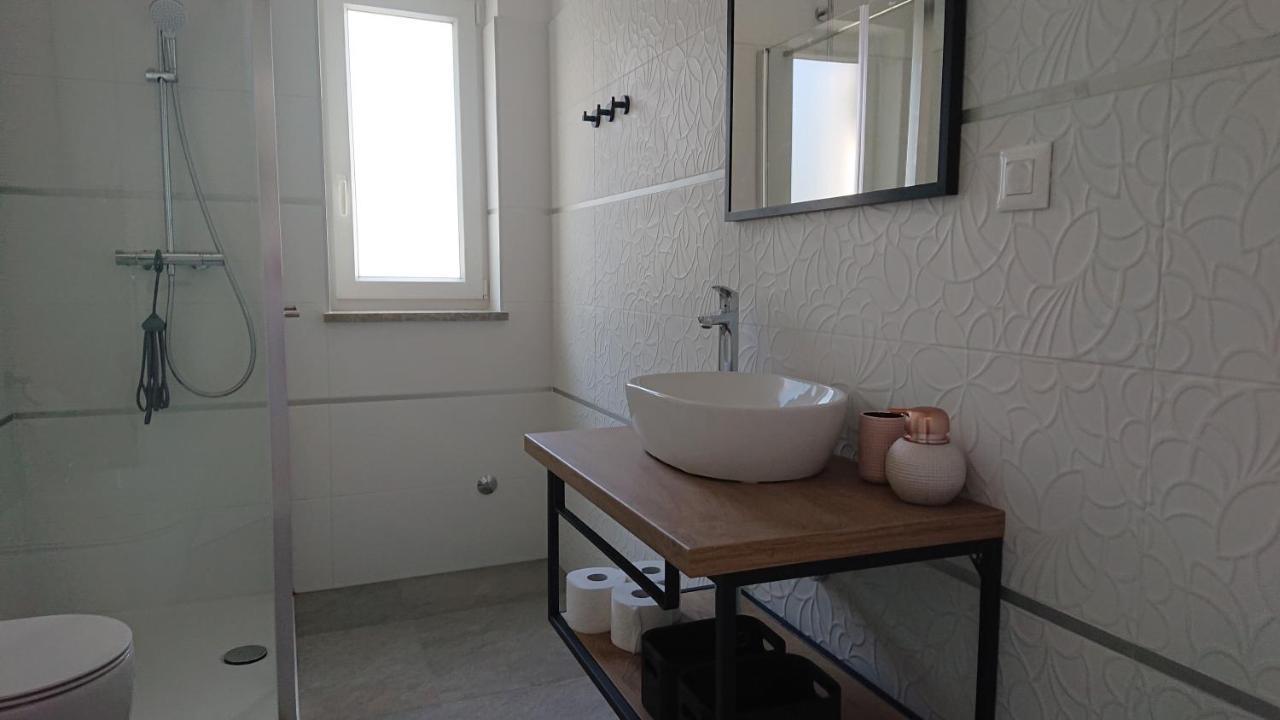 Irena Apartment Cres Bagian luar foto