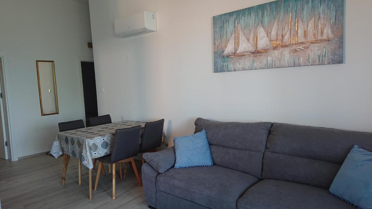 Irena Apartment Cres Bagian luar foto