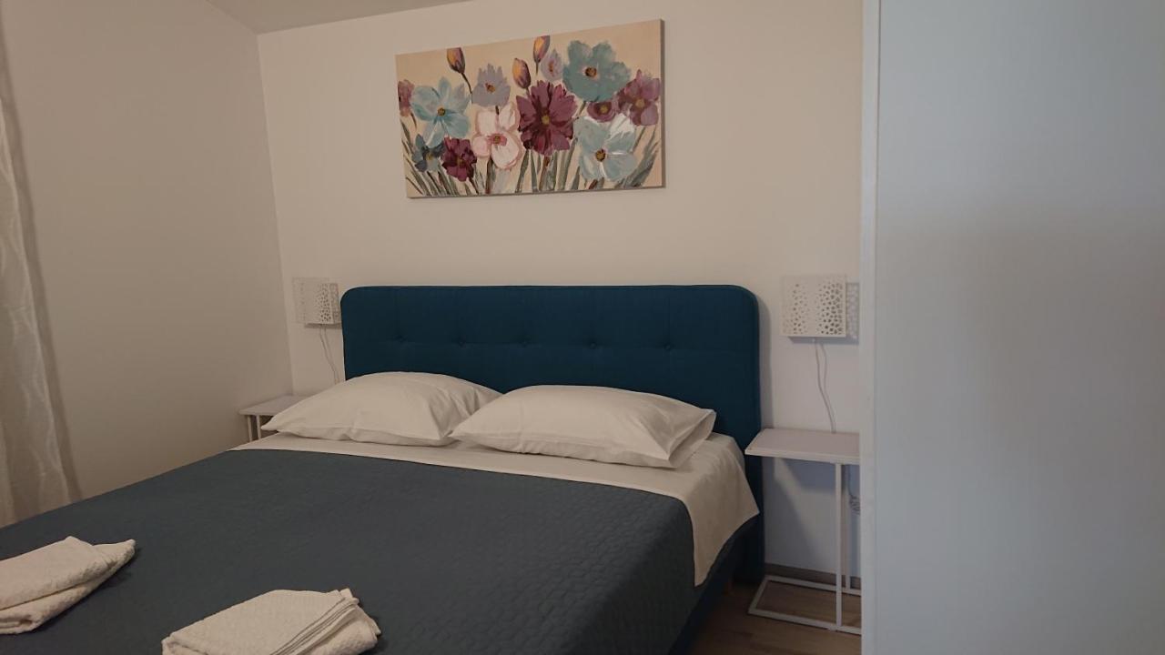 Irena Apartment Cres Bagian luar foto