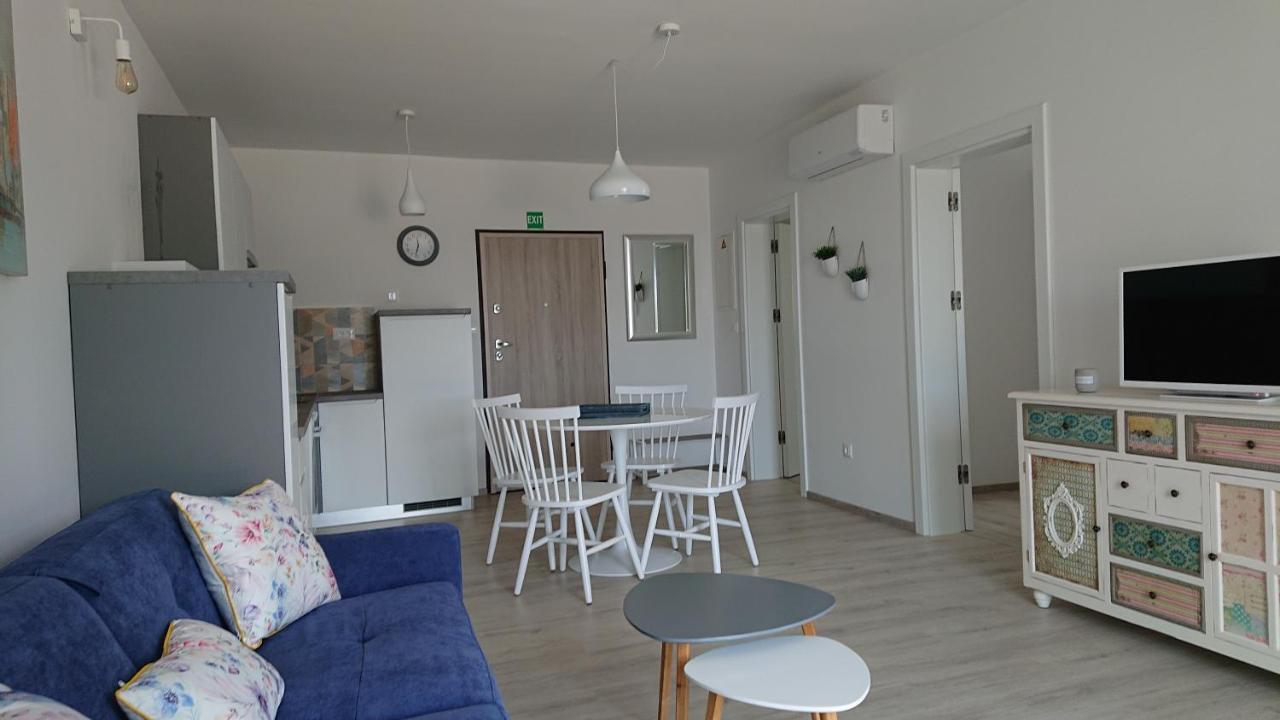 Irena Apartment Cres Bagian luar foto