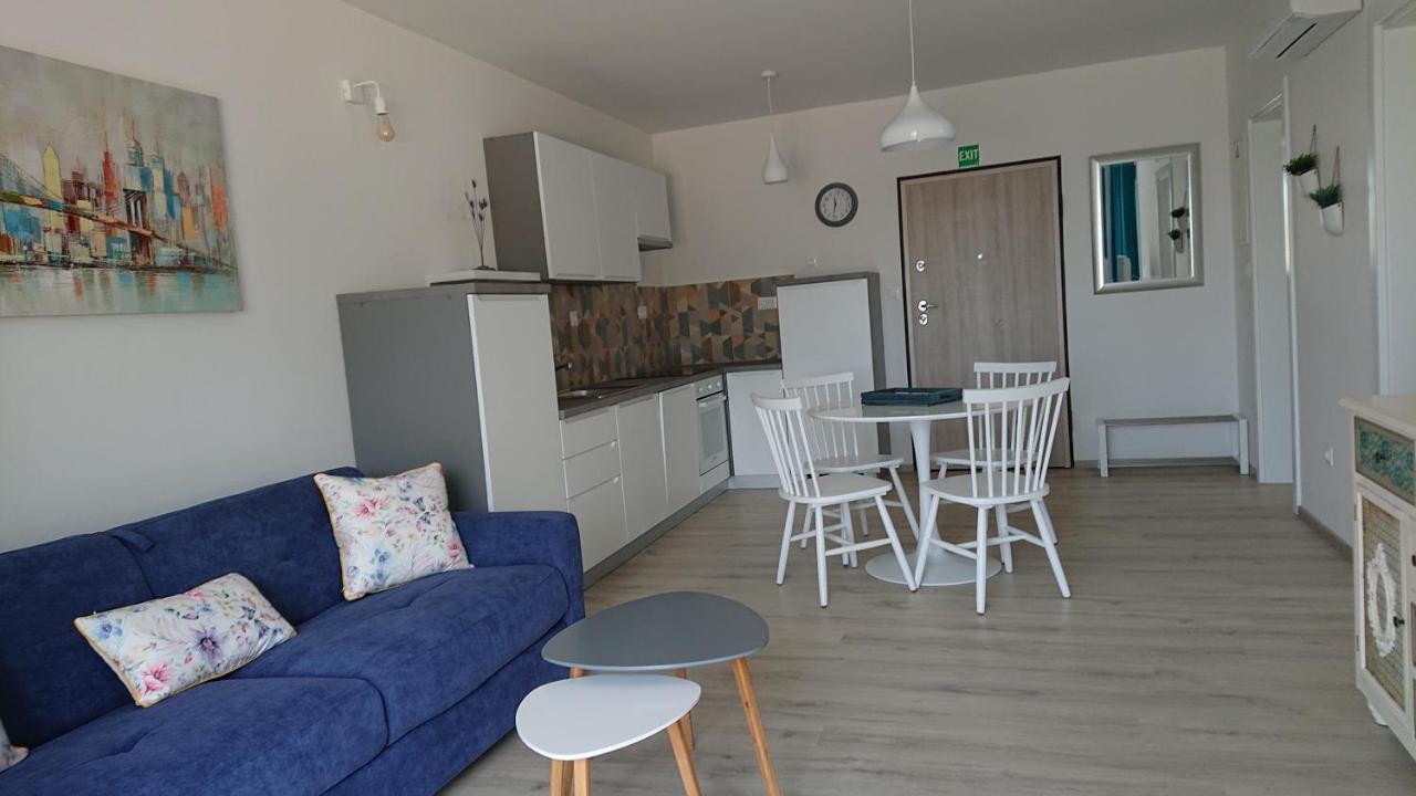 Irena Apartment Cres Bagian luar foto