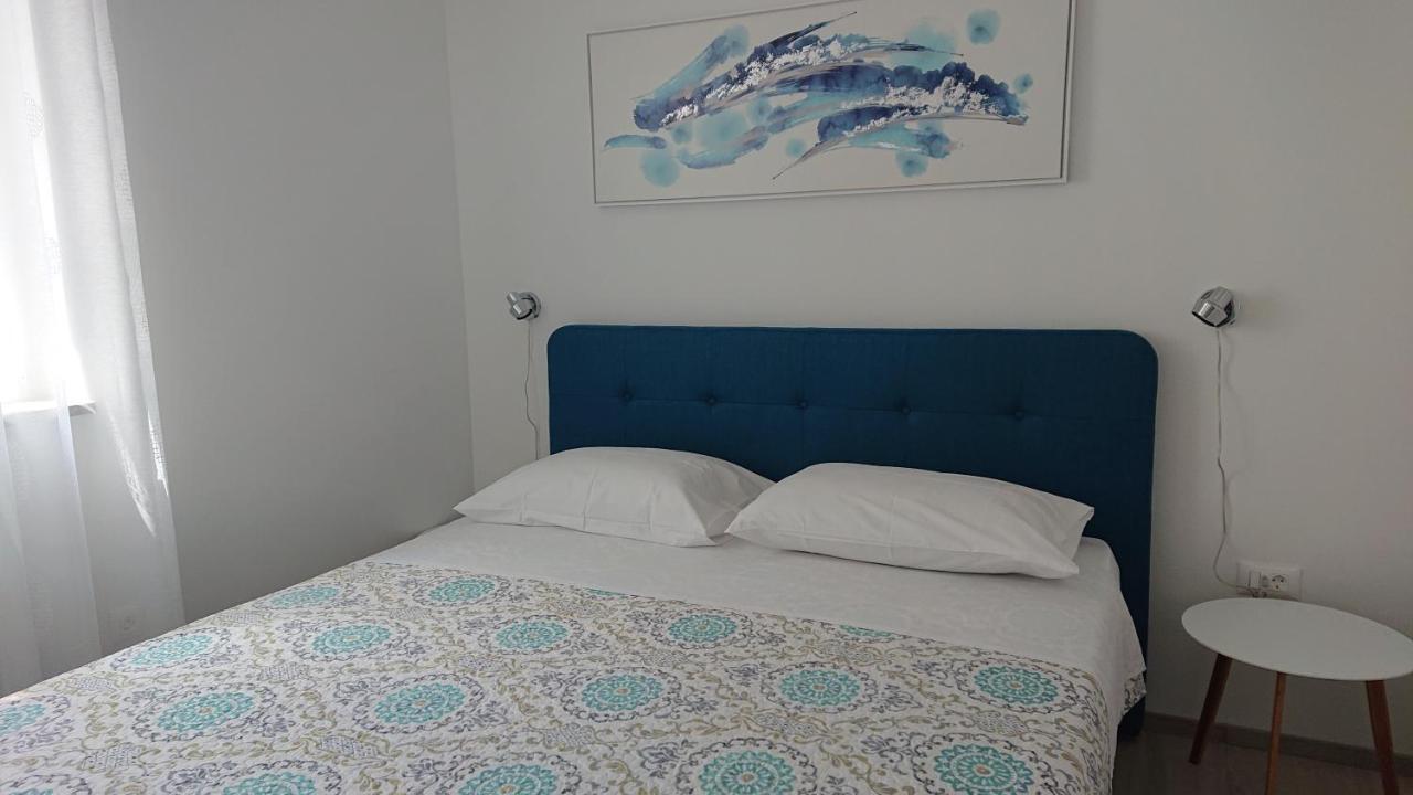 Irena Apartment Cres Bagian luar foto