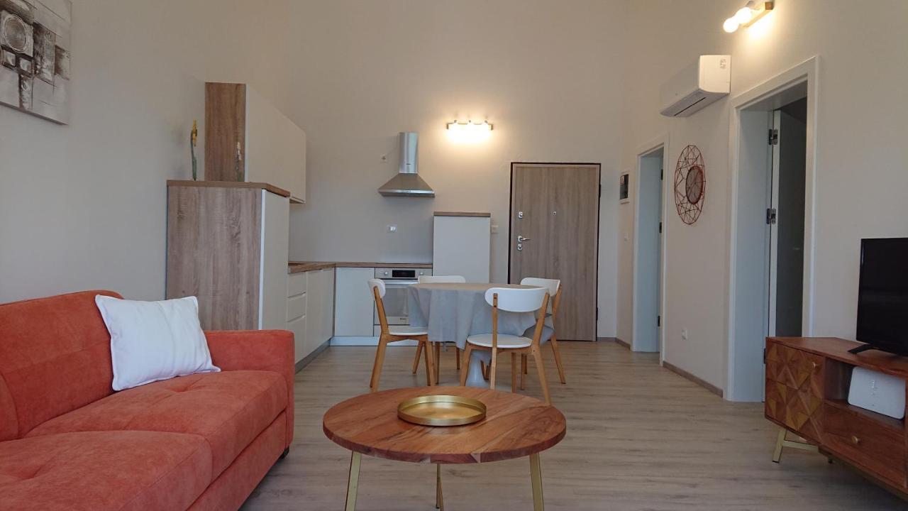 Irena Apartment Cres Bagian luar foto