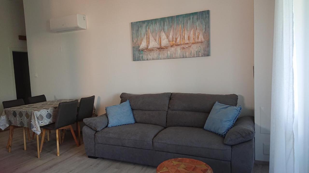 Irena Apartment Cres Bagian luar foto
