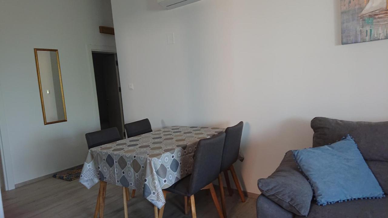 Irena Apartment Cres Bagian luar foto